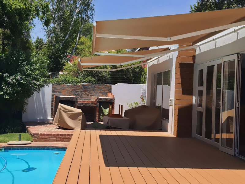 Könyökkaros napellenző