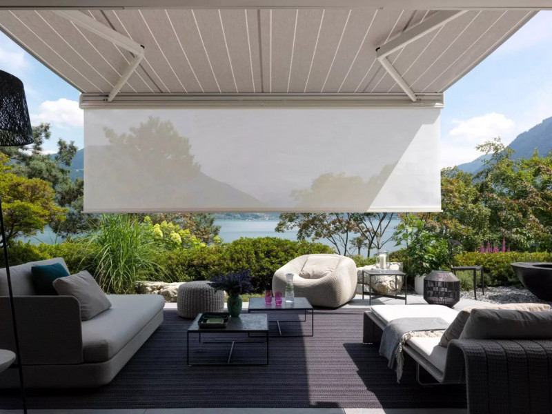 Motoros napellenző teraszra